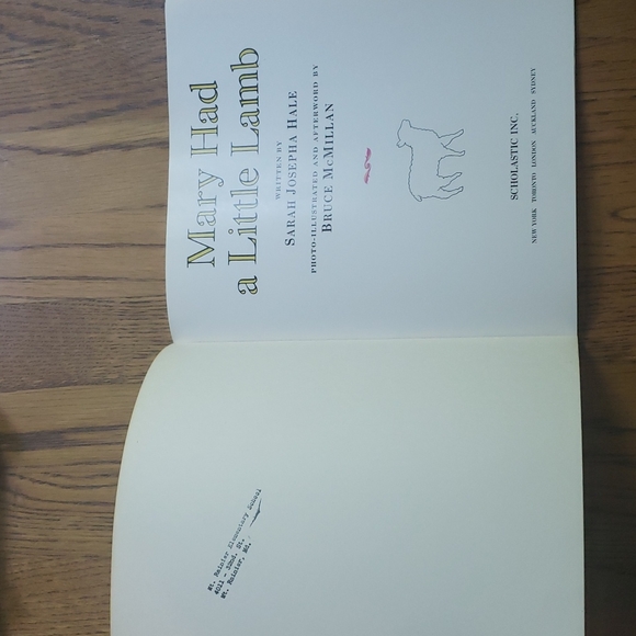 Mary Had A Little Lamb By Sarah Josepha Hale Vintage Paperback Children's Book - Picture 3 of 6